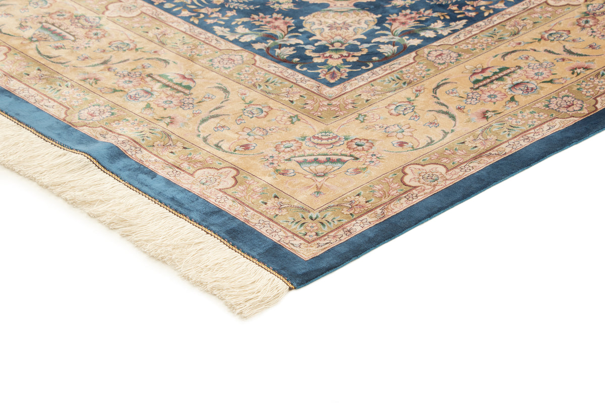 Rechteck Teppich Ghom Design in Blau von Hadorn™ - Lifestyle Image