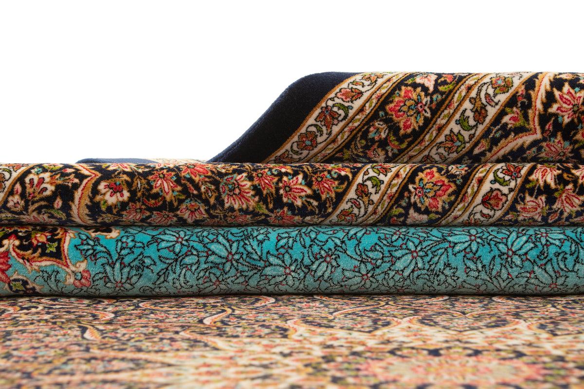 Rechteck Teppich Ghom Design in Blau von Hadorn™ - Lifestyle Image