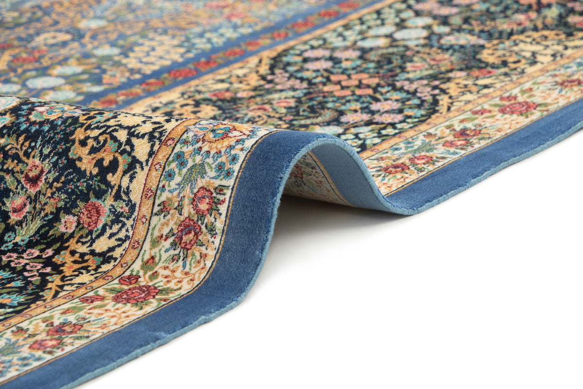 Rechteck Teppich Ghom Design in Blau von Hadorn™ - Lifestyle Image