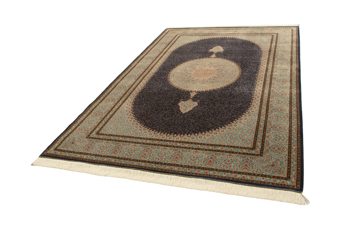 Rechteck Teppich Ghom Design in Dunkelblau von Hadorn™ - Lifestyle Image