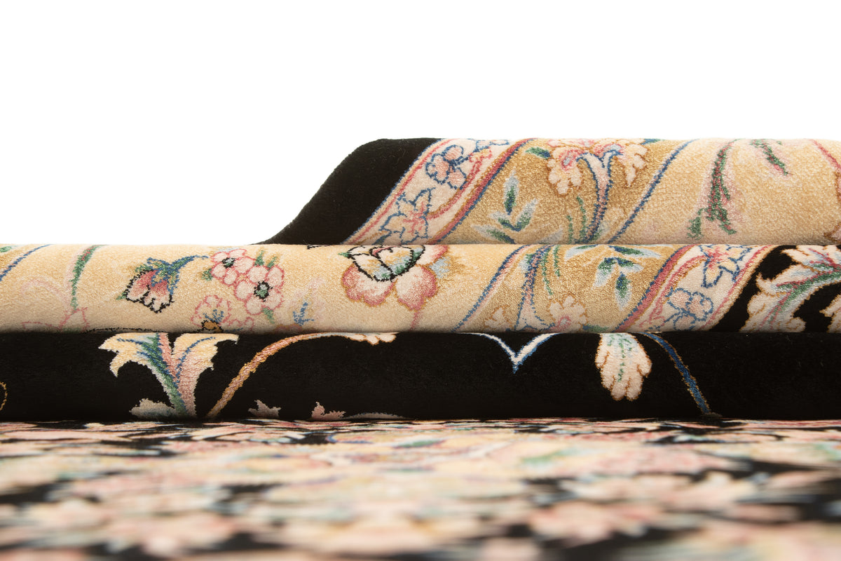 Rechteck Teppich Ghom Design in Schwarz von Hadorn™ - Lifestyle Image