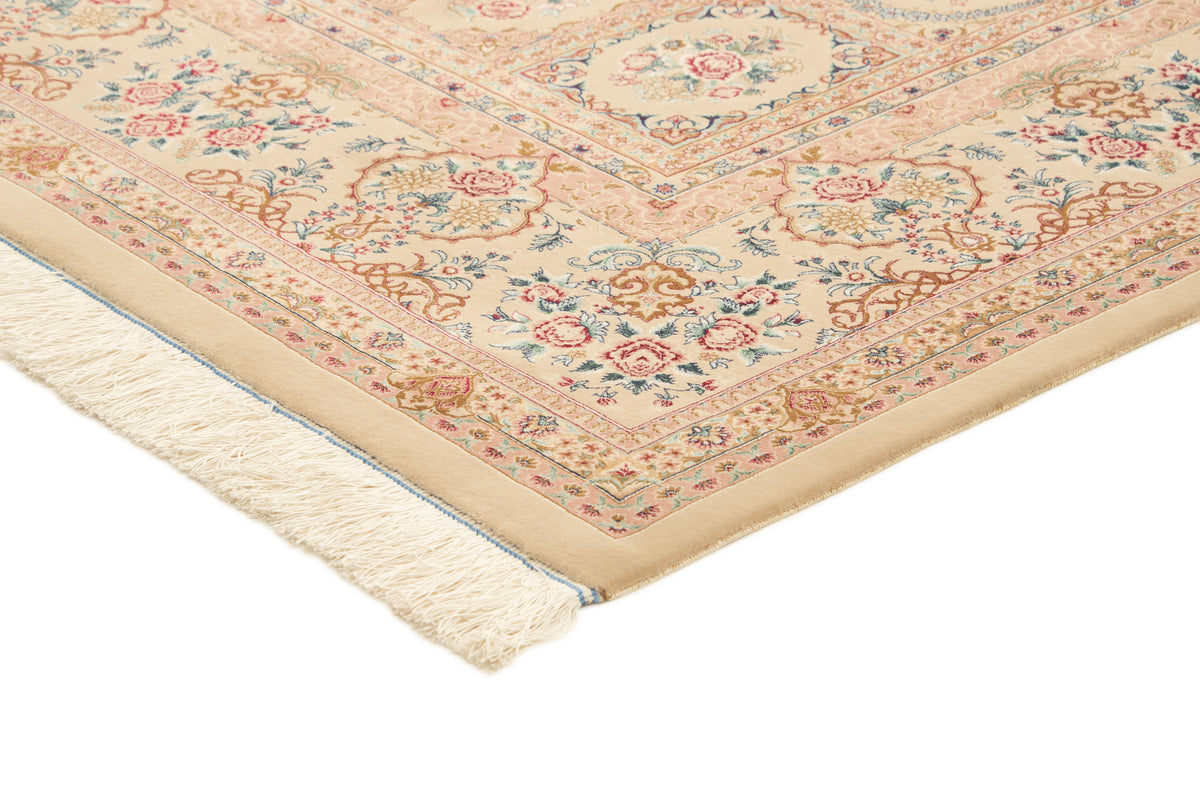 Rechteck Teppich Ghom Design in Rosa von Hadorn™ - Lifestyle Image
