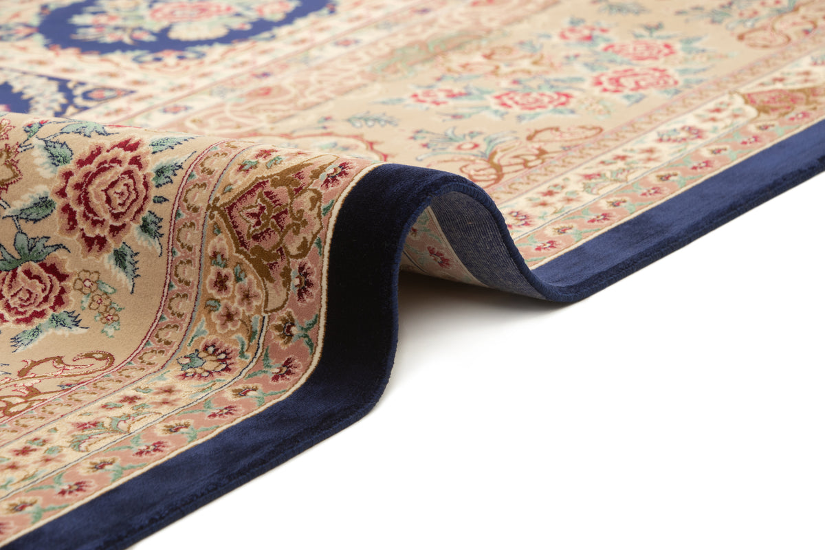 Rechteck Teppich Ghom Design in Dunkelblau von Hadorn™ - Lifestyle Image