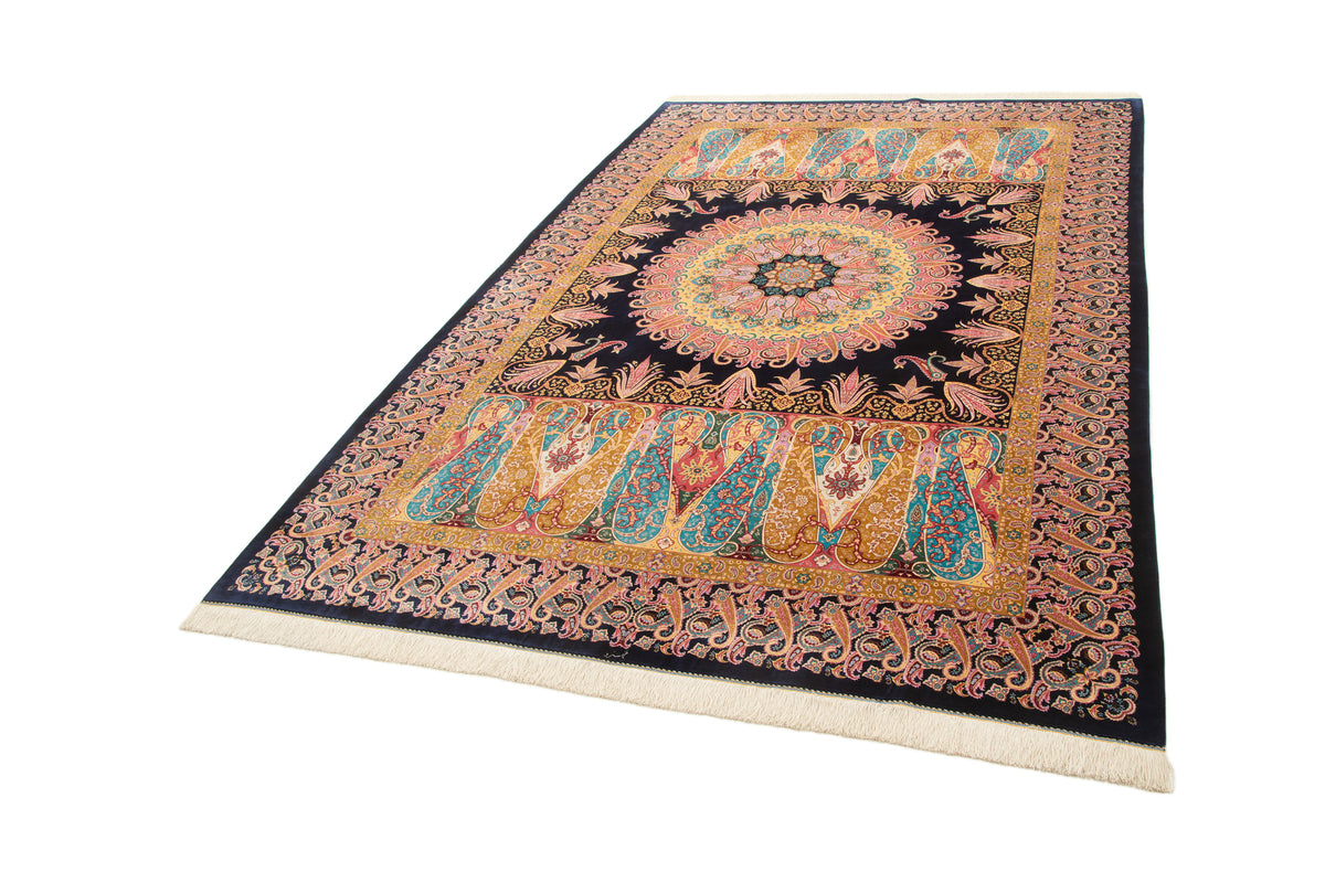 Rechteck Teppich Ghom Design in Dunkelblau von Hadorn™ - Lifestyle Image
