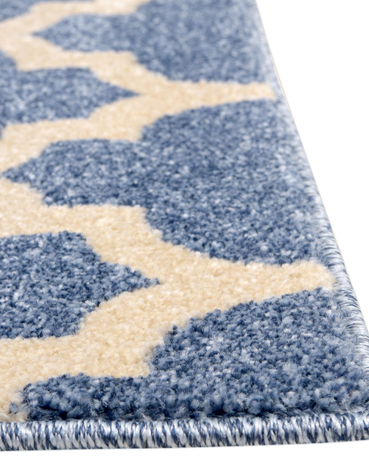 Rechteck Teppich Trellis in Hellblau von Hadorn™ - Lifestyle Image