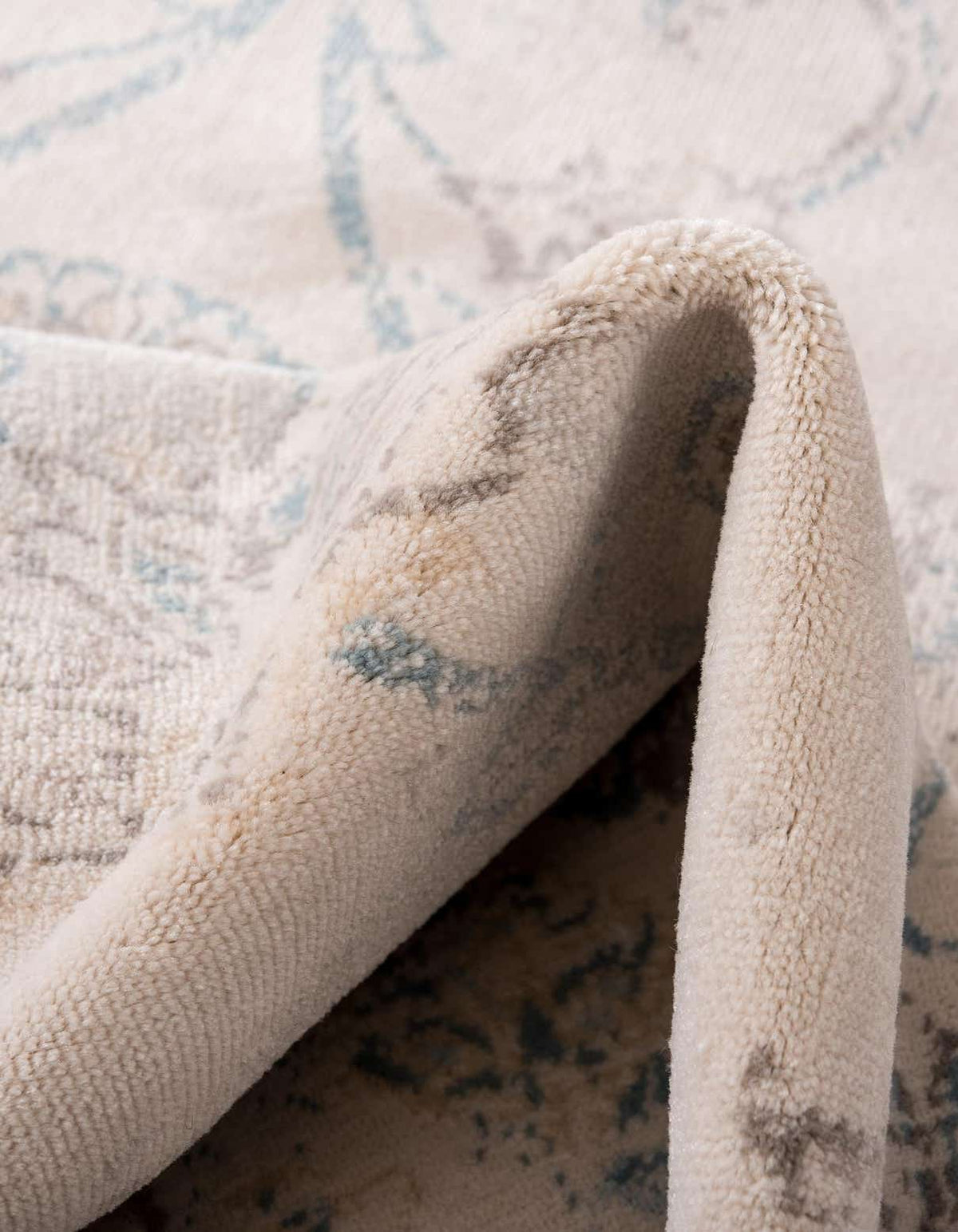 Rechteck Teppich Restoration in Beige von Hadorn™ - Lifestyle Image