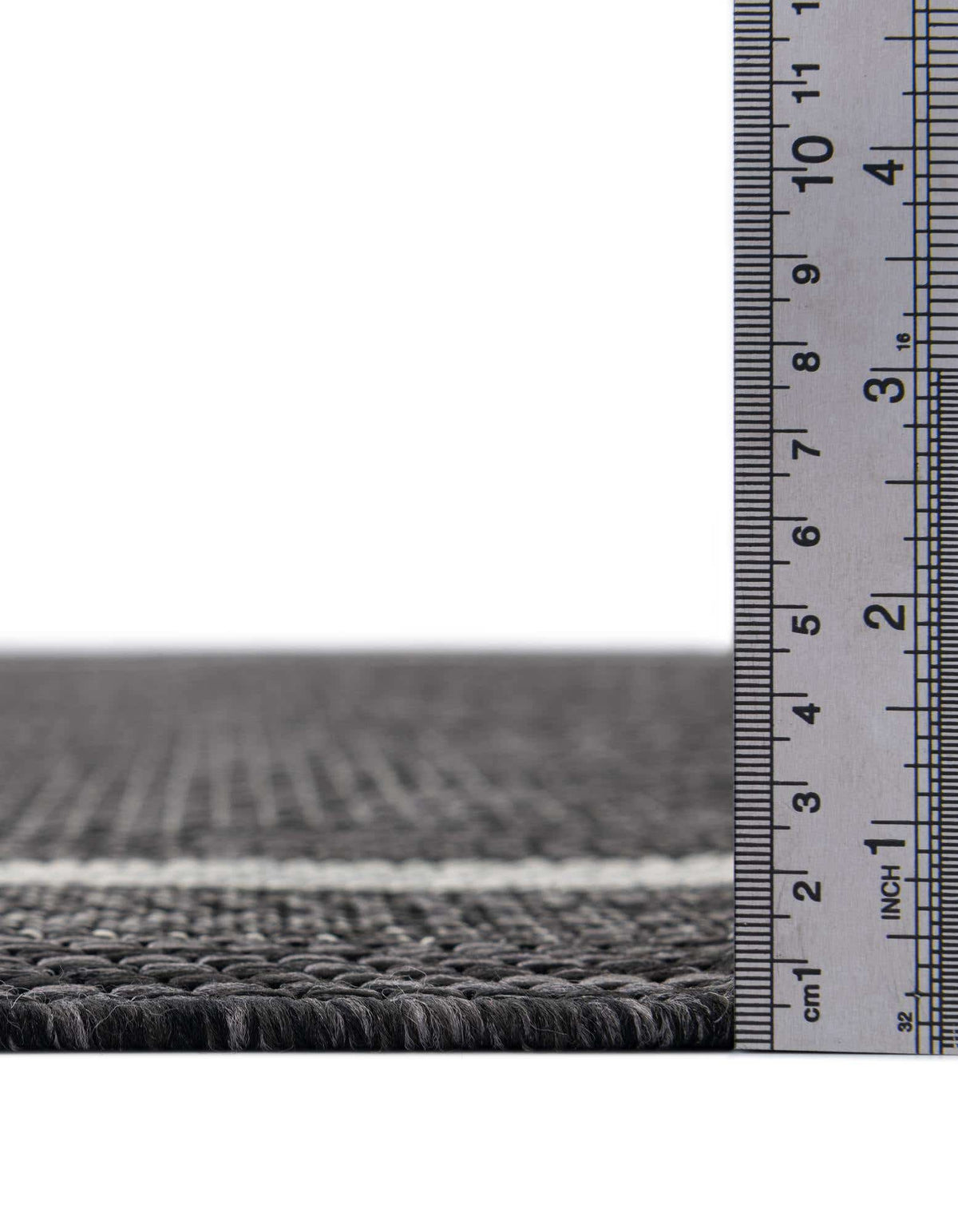 Rechteck Outdoor Teppich Tulum Outdoor Border in Schwarz von Hadorn™ - Lifestyle Image