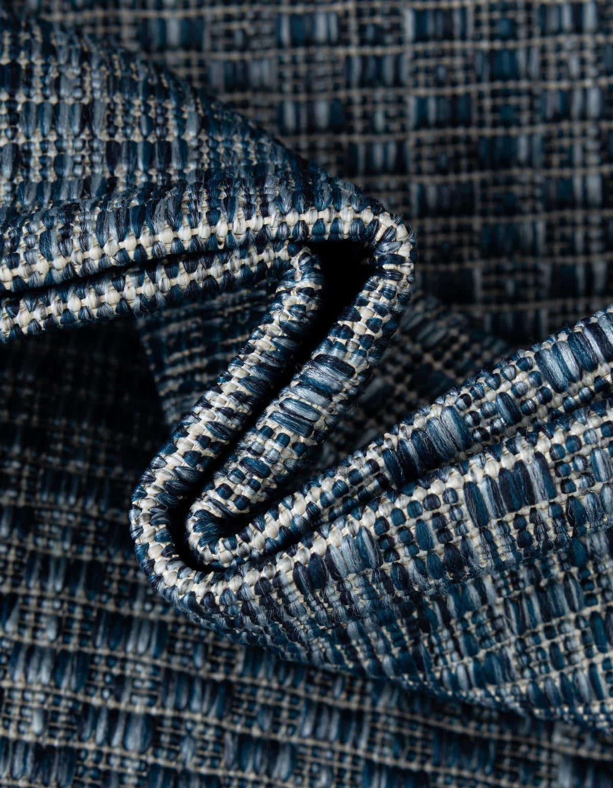 Rund Outdoor Teppich Tulum Outdoor in Blau von Hadorn™ - Lifestyle Image