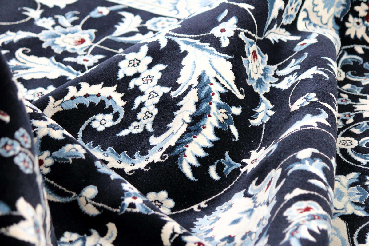 Rechteck Teppich Classical in Blau von Hadorn™ - Lifestyle Image