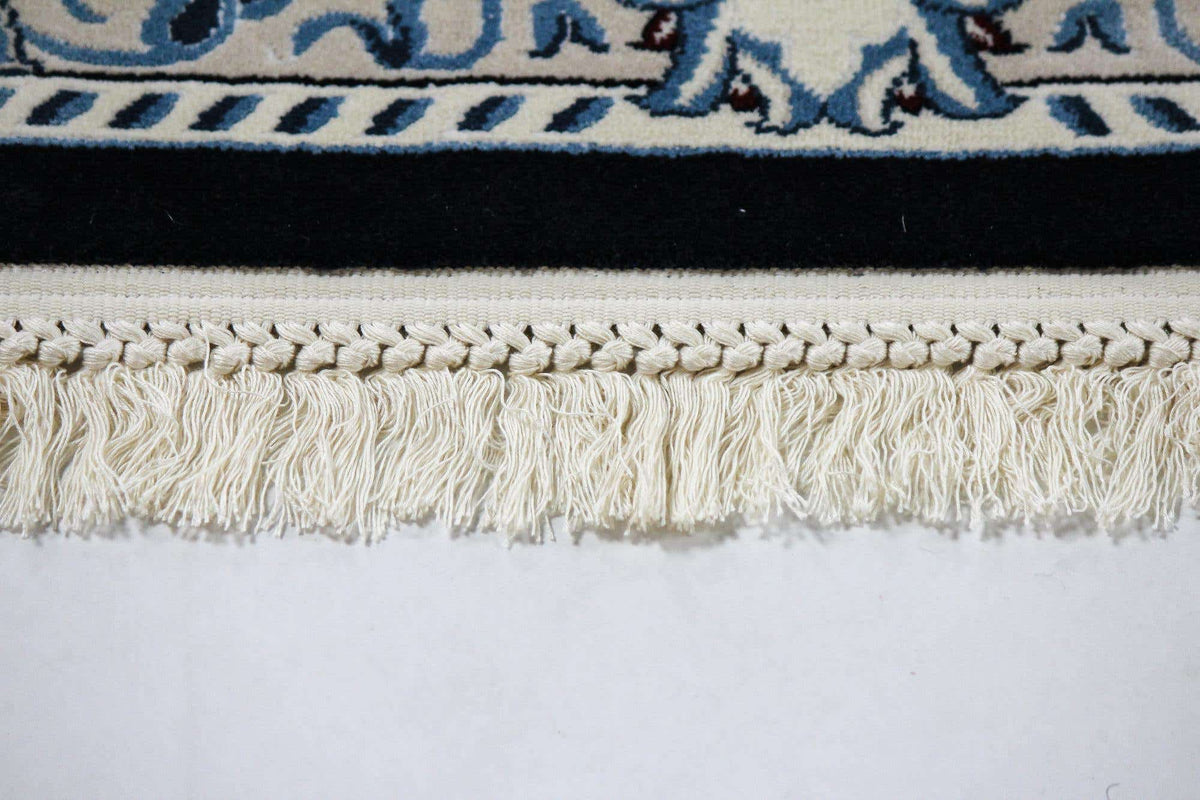 Rechteck Teppich Classical in Blau von Hadorn™ - Lifestyle Image