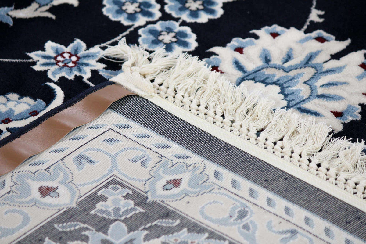 Rechteck Teppich Classical in Blau von Hadorn™ - Lifestyle Image