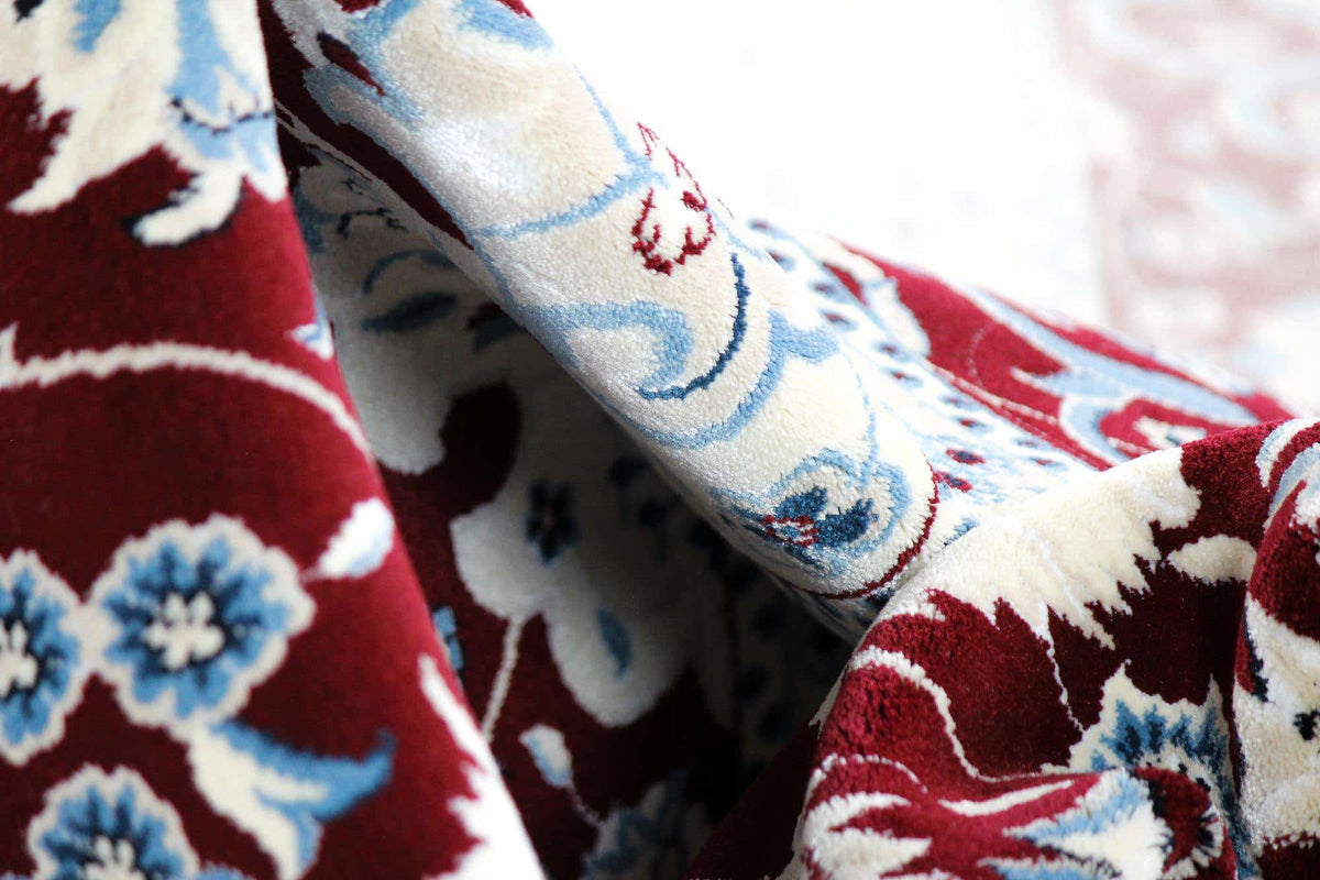 Rund Teppich Classical in Rot von Hadorn™ - Lifestyle Image