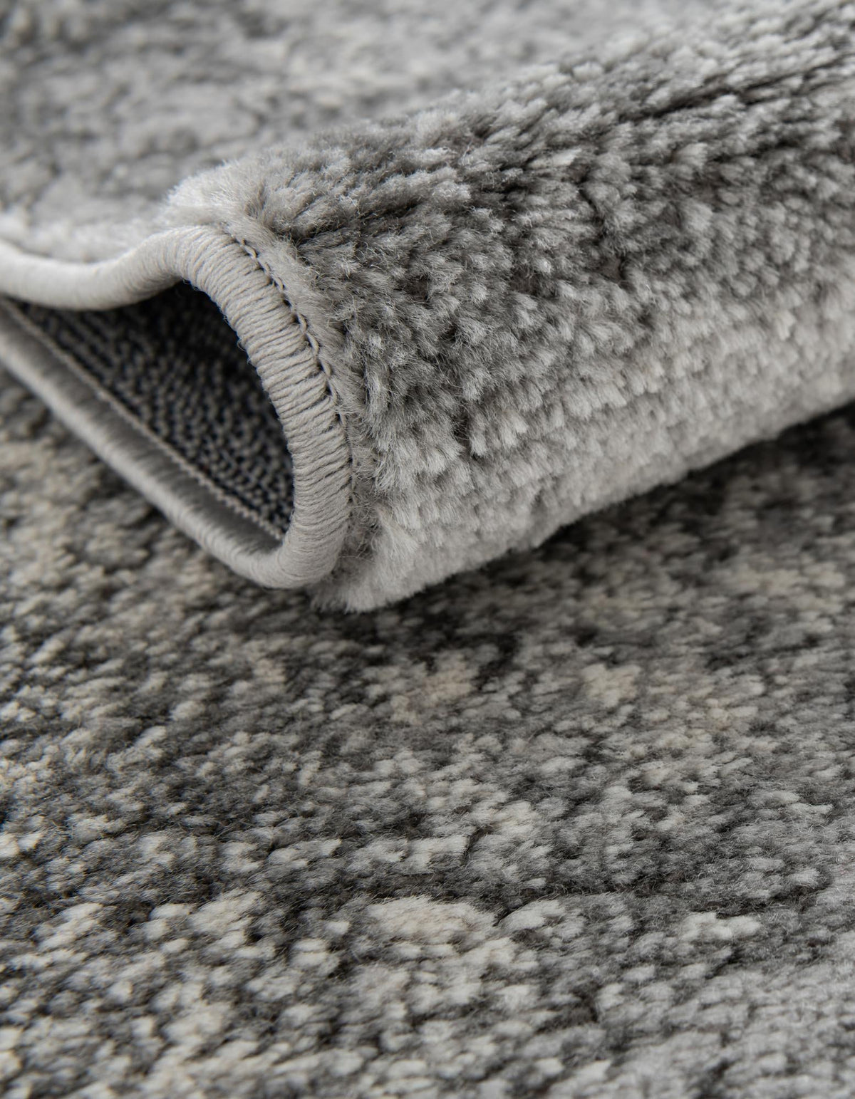 Quadratisch Teppich Oregon in Grau von Hadorn™ - Lifestyle Image
