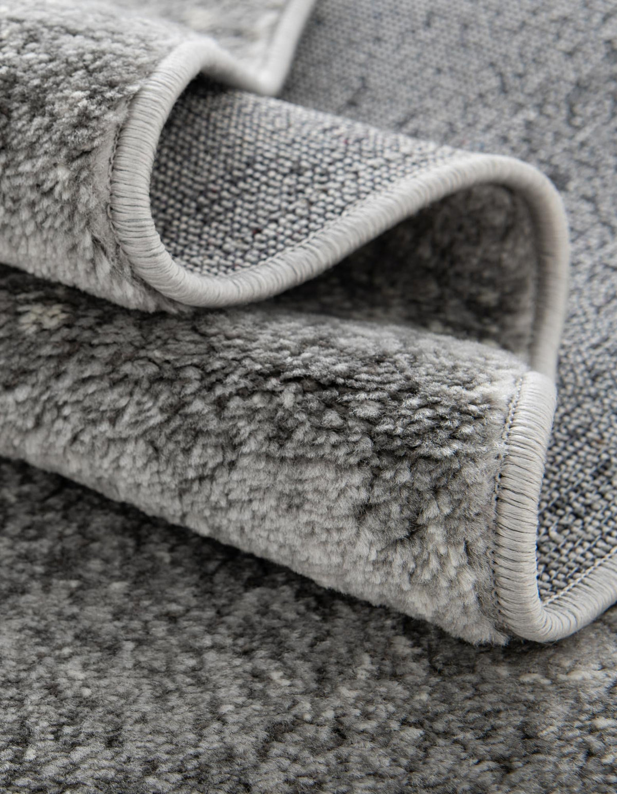 Quadratisch Teppich Oregon in Grau von Hadorn™ - Lifestyle Image