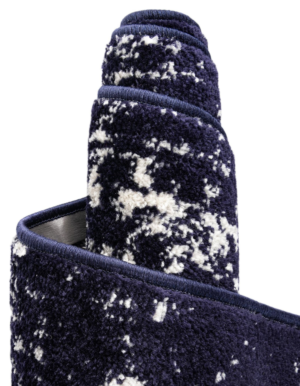 Oval Teppich Arlington in Marineblau von Hadorn™ - Lifestyle Image