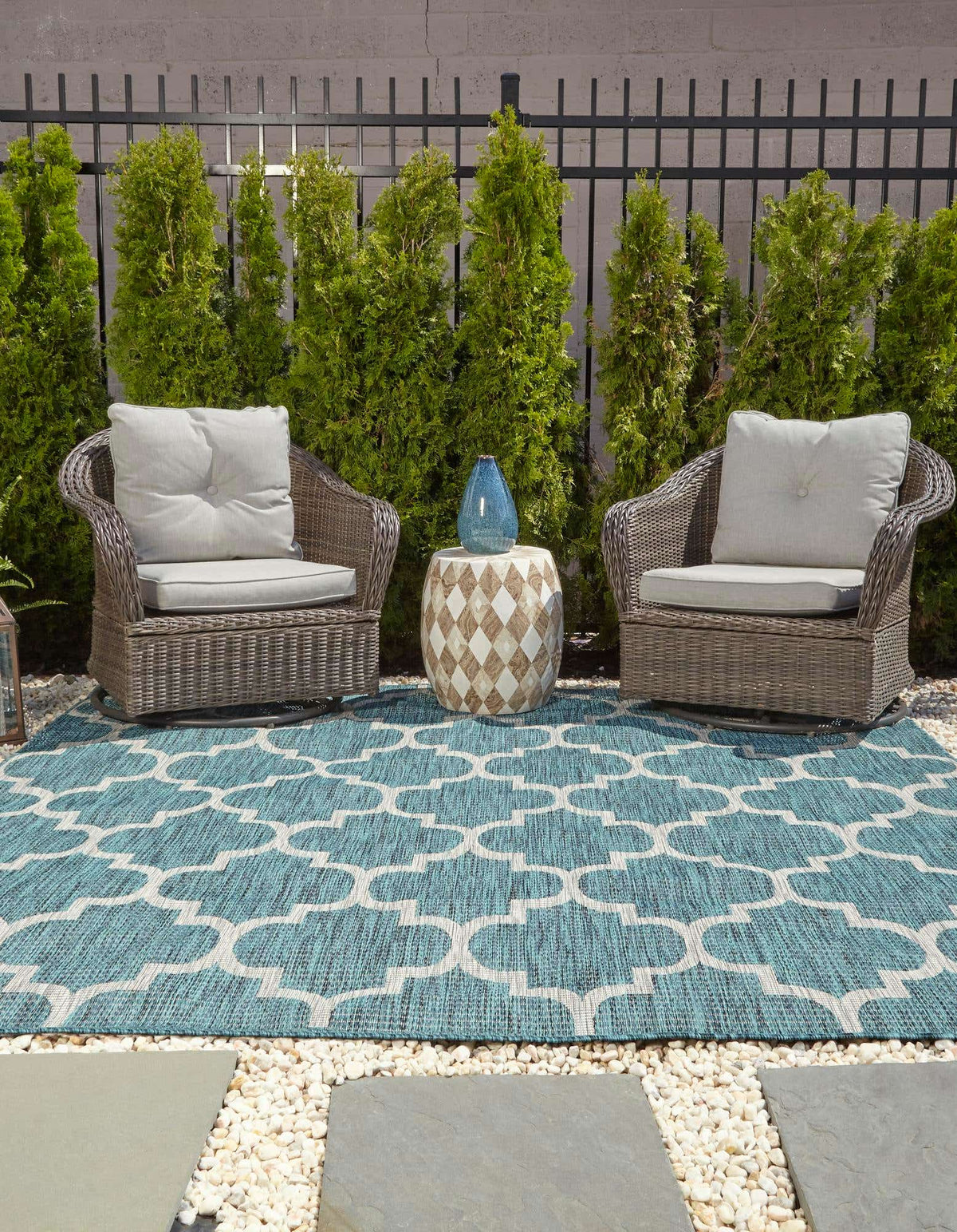 Quadratisch Outdoor Teppich Tulum Outdoor in Blaugrün von Hadorn™ - Lifestyle Image