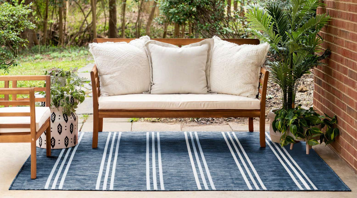 Rechteck Outdoor Teppich Tulum Outdoor in Blau von Hadorn™ - Lifestyle Image