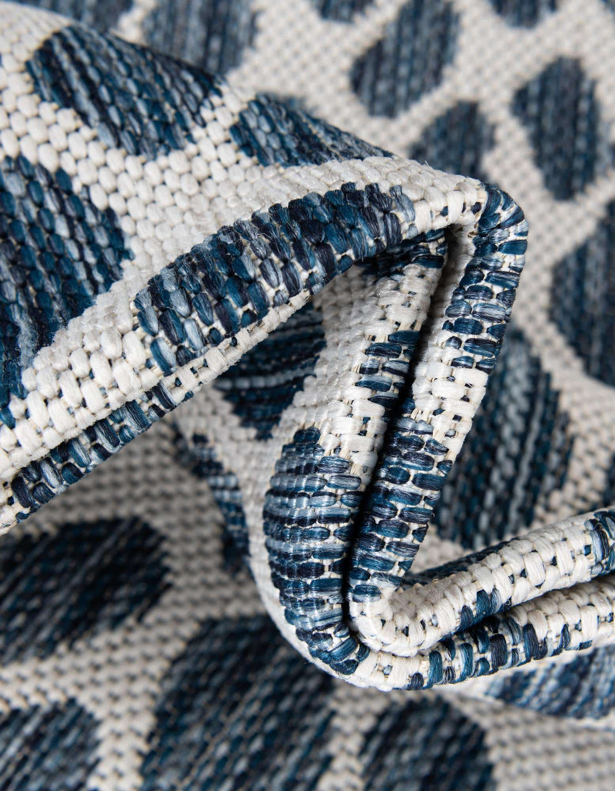 Rechteck Outdoor Teppich Tulum Outdoor in Blau von Hadorn™ - Lifestyle Image