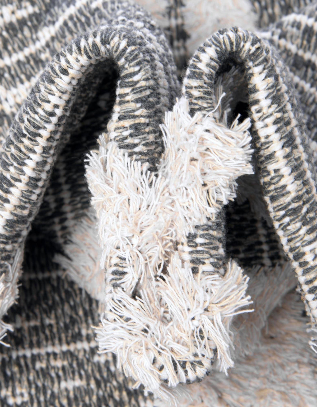 Rechteck Teppich Sabrina Soto Casa in Anthrazitgrau von Hadorn™ - Lifestyle Image
