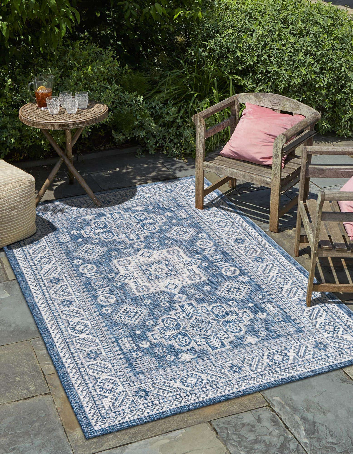 Rechteck Outdoor Teppich Tulum Outdoor in Blau von Hadorn™ - Lifestyle Image