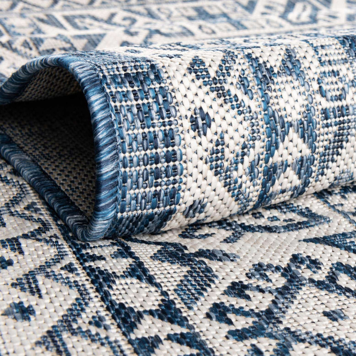 Rechteck Outdoor Teppich Tulum Outdoor in Blau von Hadorn™ - Lifestyle Image