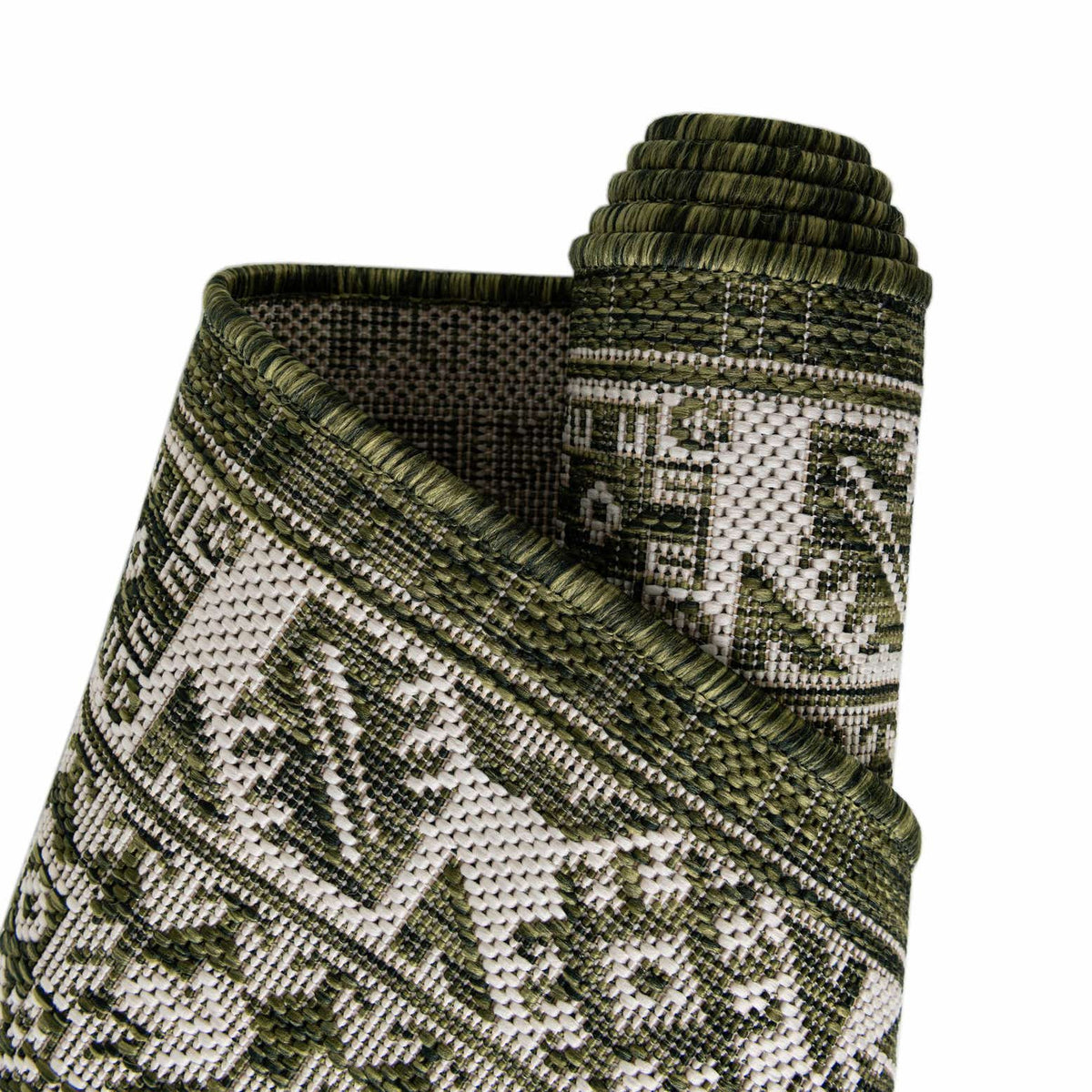 Oval Outdoor Teppich Tulum Outdoor in Grün von Hadorn™ - Lifestyle Image