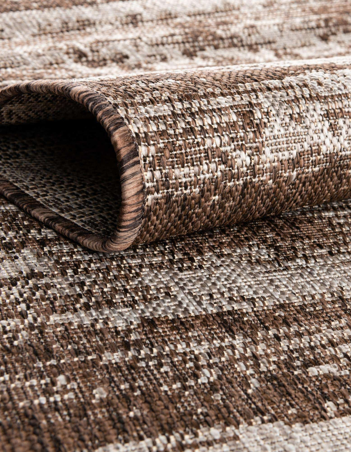 Rund Outdoor Teppich Tulum Outdoor in Braun von Hadorn™ - Lifestyle Image