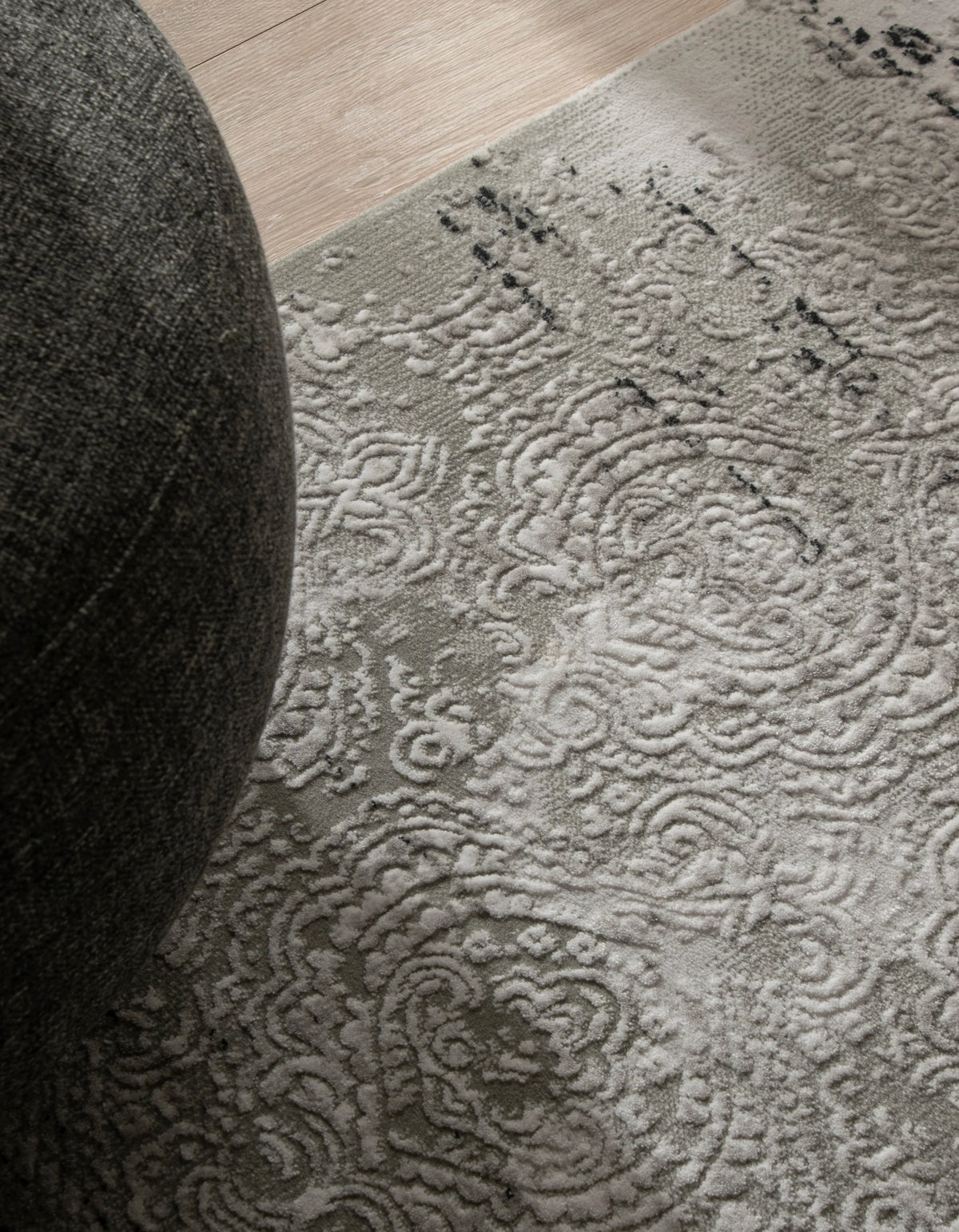 Quadratisch Teppich Davos Charme in Grau von Hadorn™ - Lifestyle Image