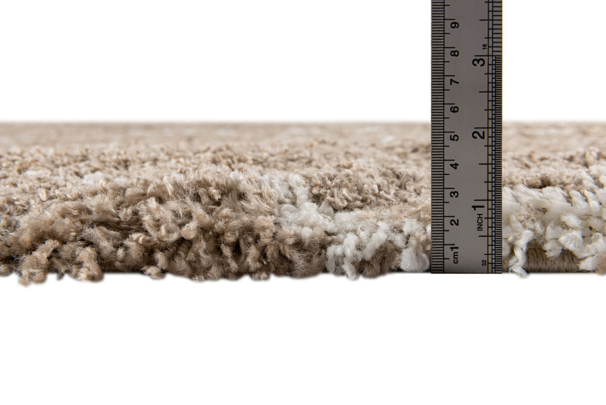 Rechteck Teppich Lachen Fence in Khaki von Hadorn™ - Lifestyle Image