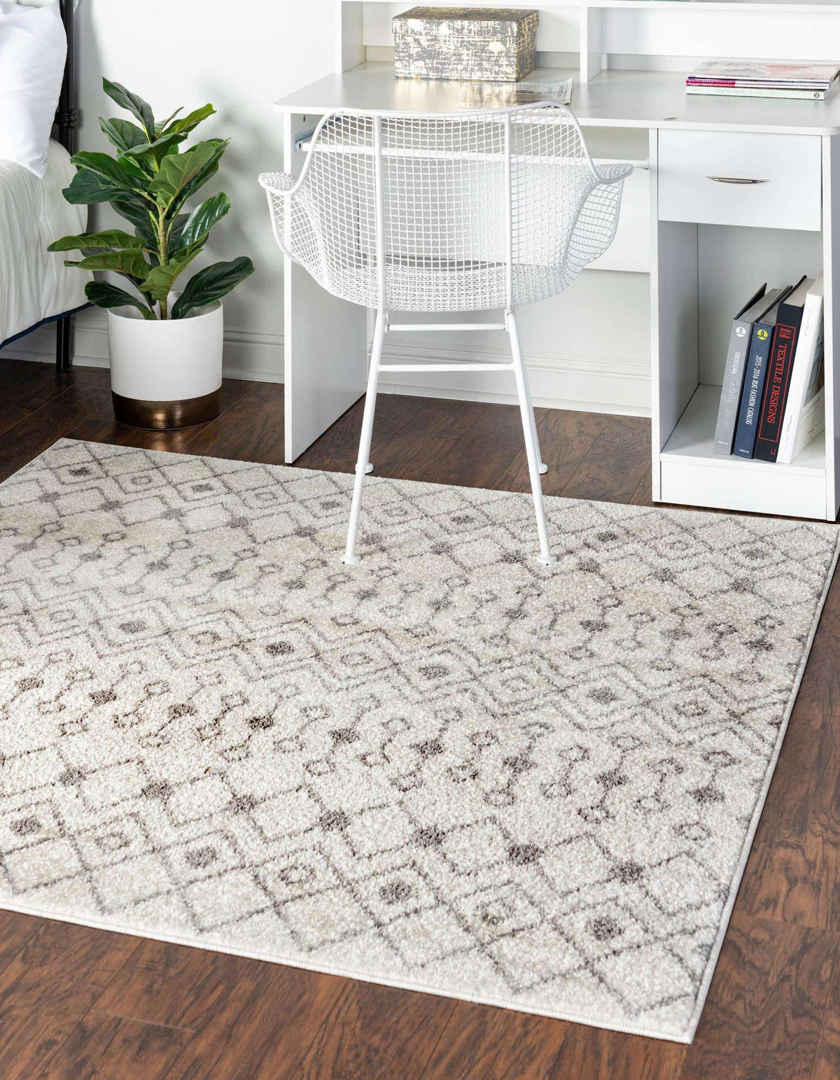 Quadratisch Teppich Moroccan Trellis in Elfenbein und Grau von Hadorn™ - Lifestyle Image