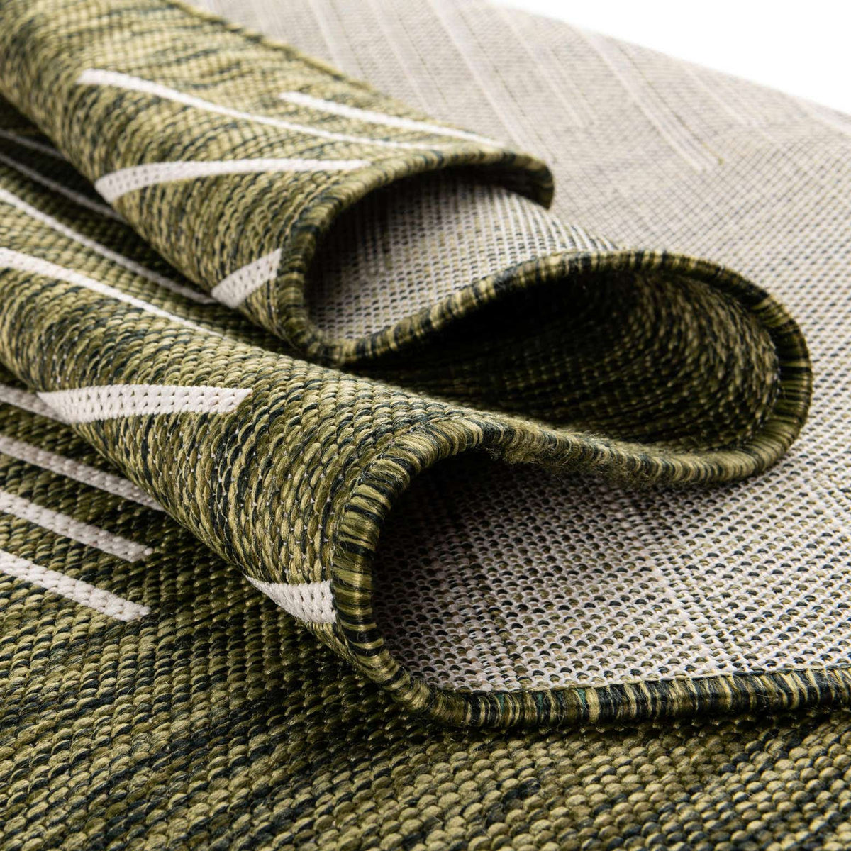 Rechteck Outdoor Teppich Tulum Outdoor in Grün von Hadorn™ - Lifestyle Image