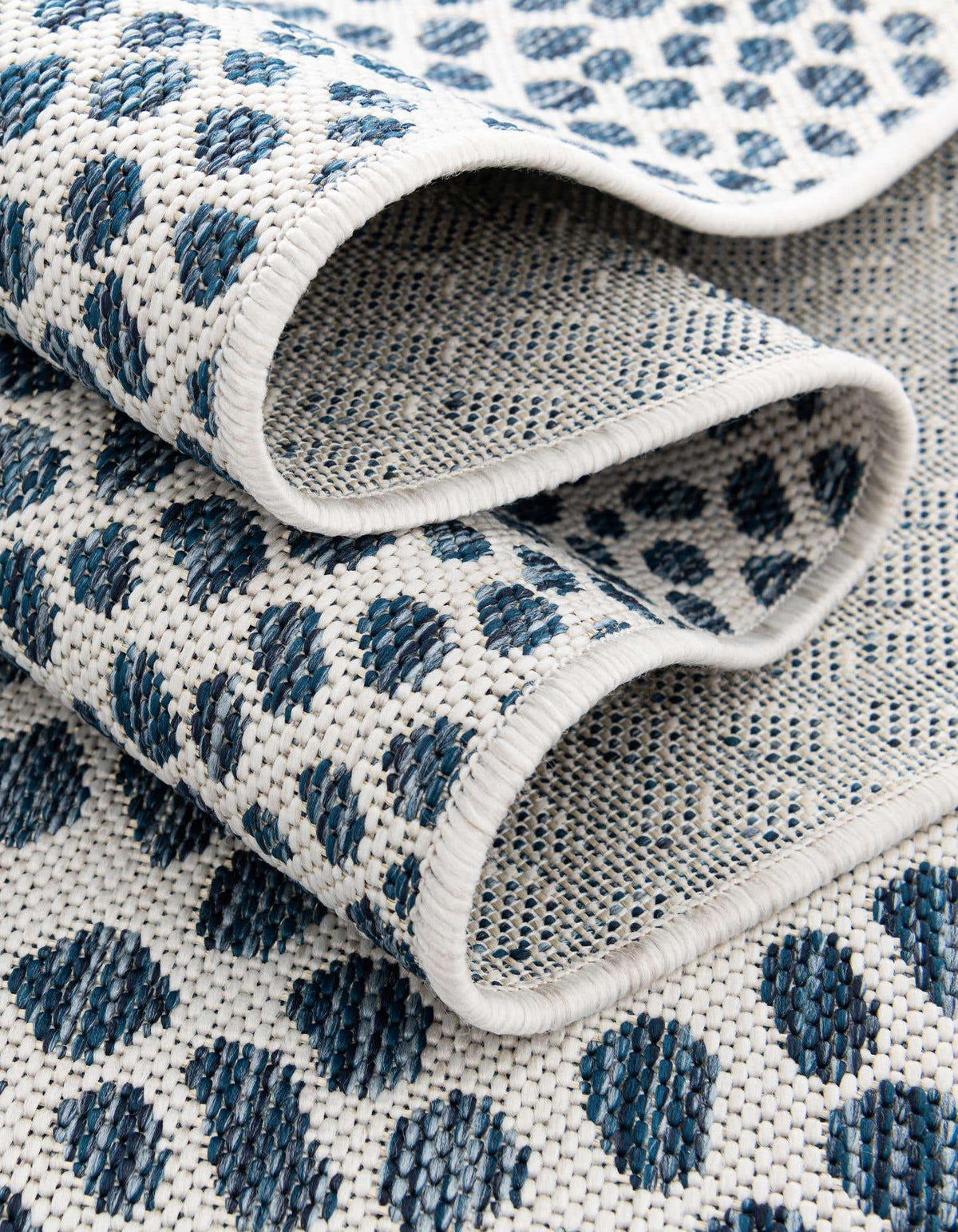 Achteck Outdoor Teppich Tulum Outdoor in Blau von Hadorn™ - Lifestyle Image