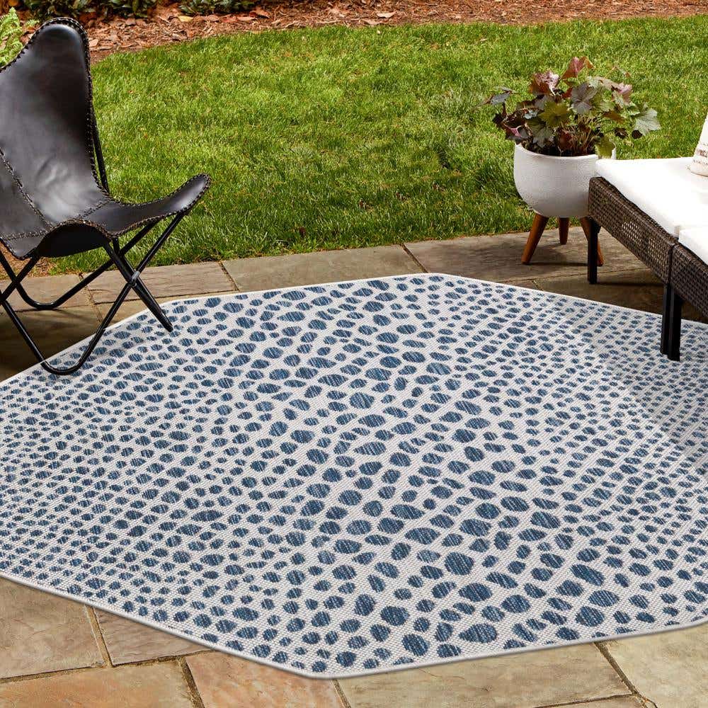 Achteck Outdoor Teppich Tulum Outdoor in Blau von Hadorn™ - Lifestyle Image