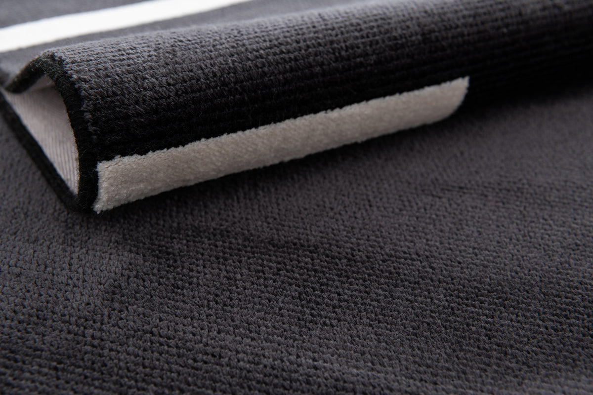 Rechteck Luxus Teppich Laax in Schwarz von Hadorn™ - Lifestyle Image