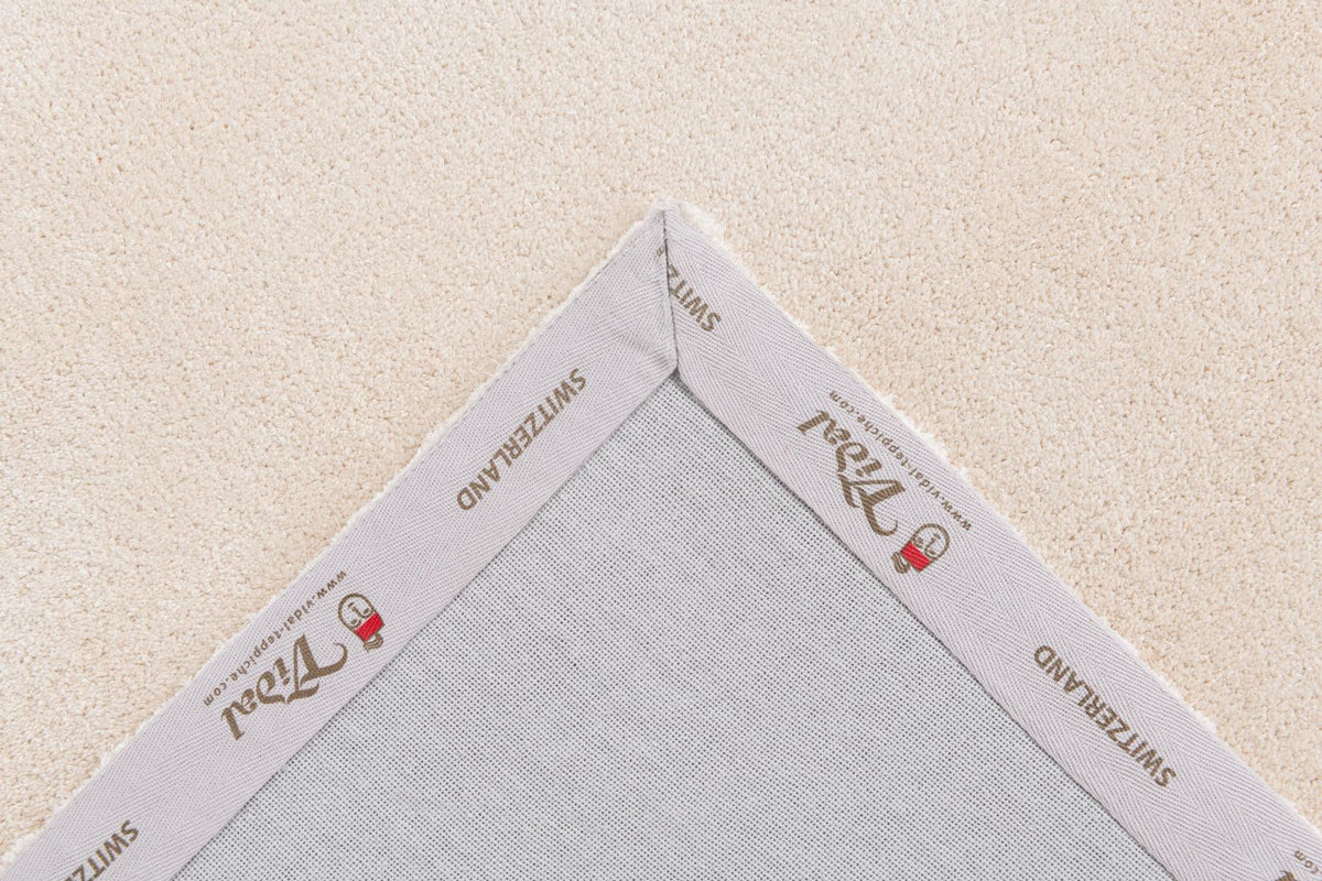 Rechteck Teppich Robotuft in Beige von Hadorn™ - Lifestyle Image