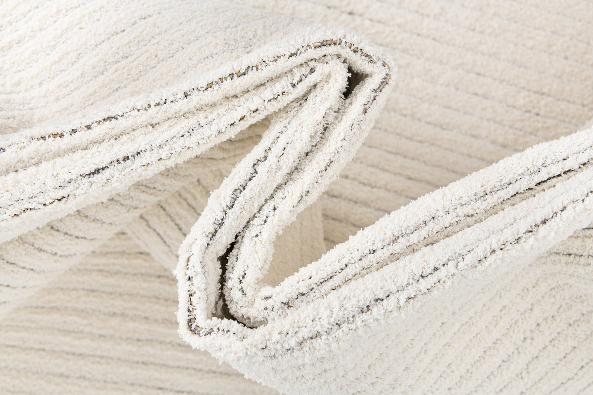 Rechteck Teppich St. Gallen Folklore in Weiss von Hadorn™ - Lifestyle Image