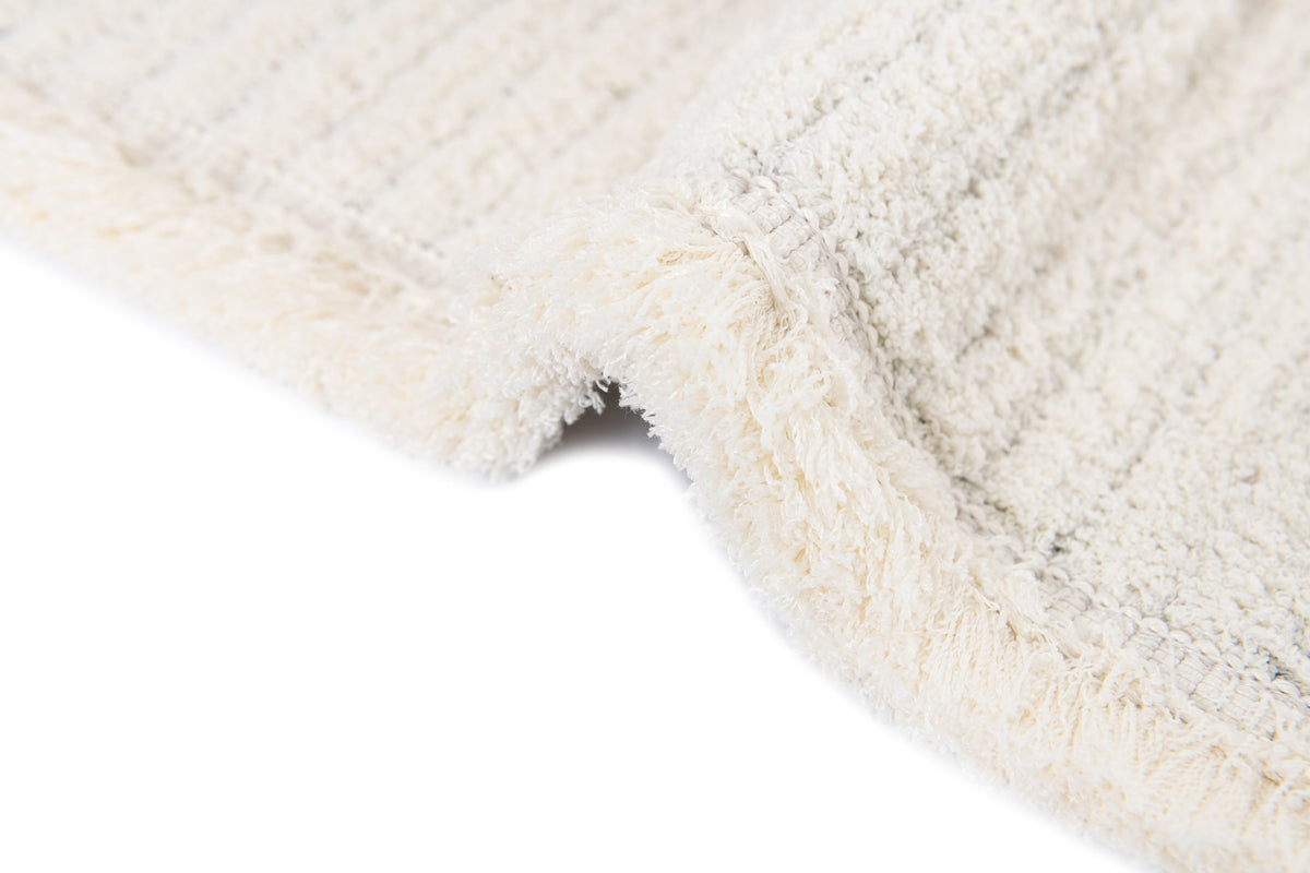 Rechteck Teppich St. Gallen Folklore in Weiss von Hadorn™ - Lifestyle Image