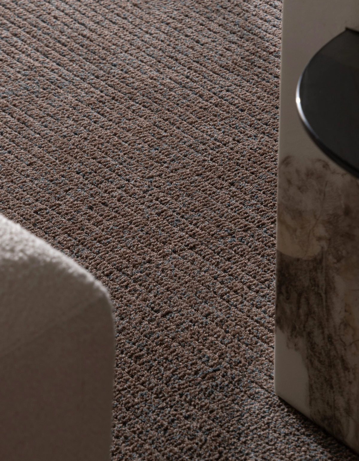 Rechteck Teppich St. Gallen Solid in Grau von Hadorn™ - Lifestyle Image