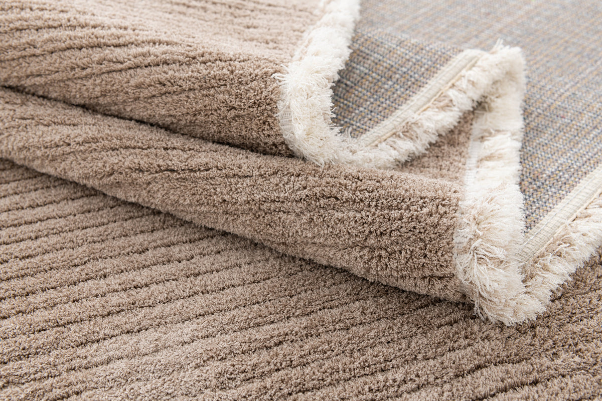 Rechteck Teppich St. Gallen Solid in Braun von Hadorn™ - Lifestyle Image