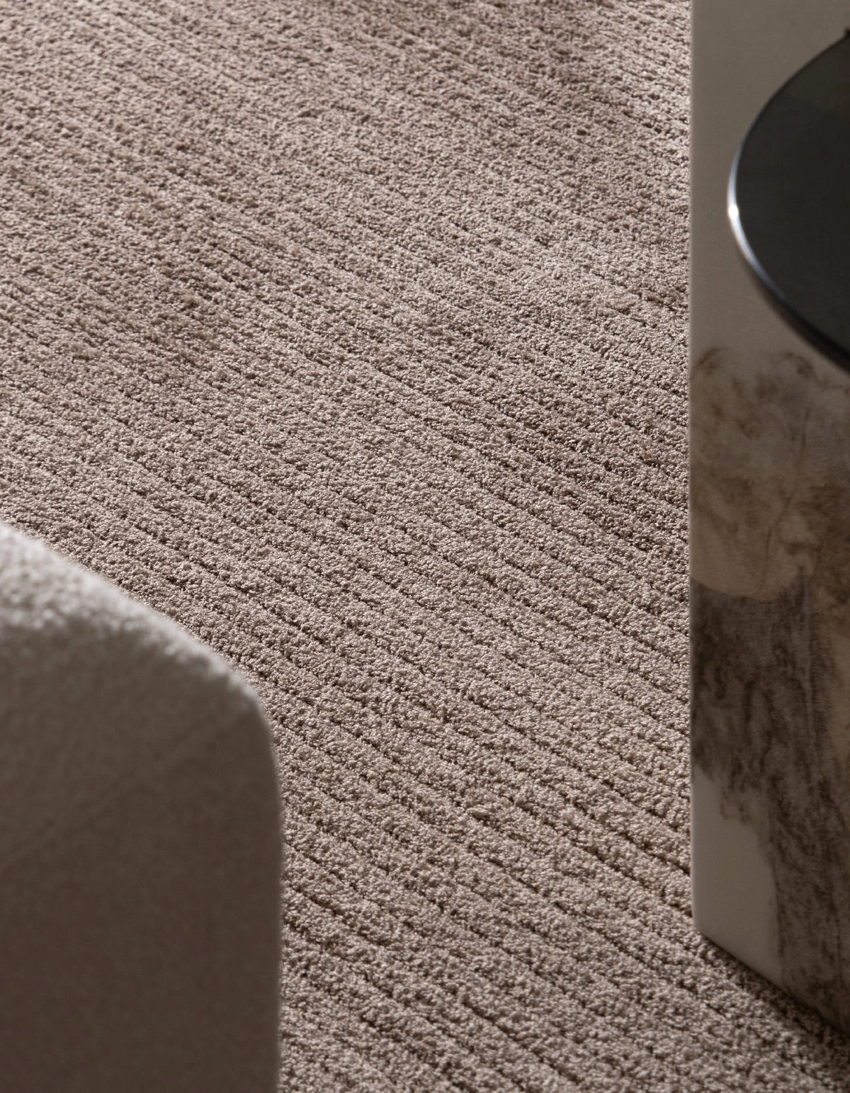 Läufer Teppich St. Gallen Solid in Braun von Hadorn™ - Lifestyle Image