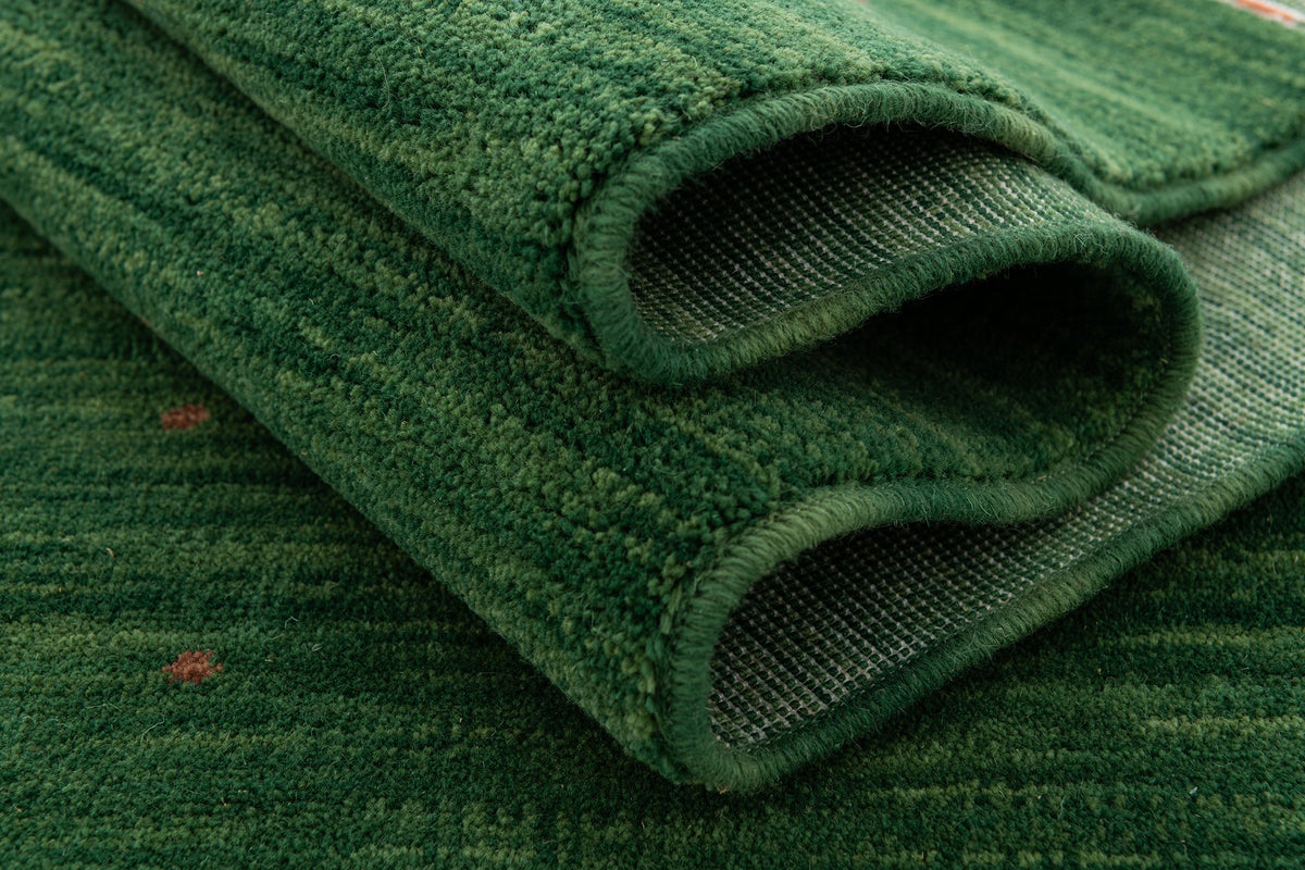 Quadratisch Teppich Emmen in Grün von Hadorn™ - Lifestyle Image
