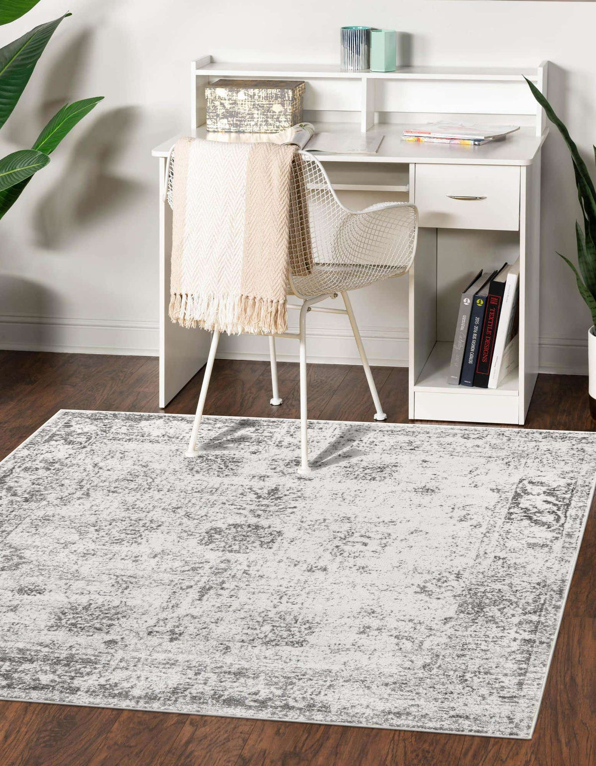 Quadratisch Teppich Monaco in Grau von Hadorn™ - Lifestyle Image