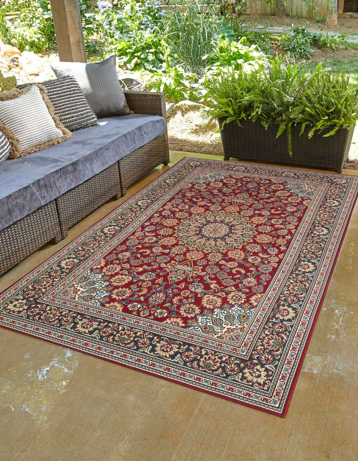 Outdoor Traditional