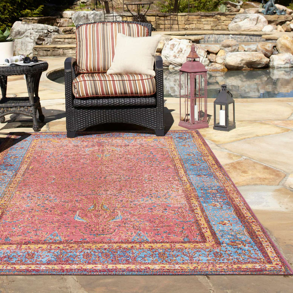 Outdoor Traditional