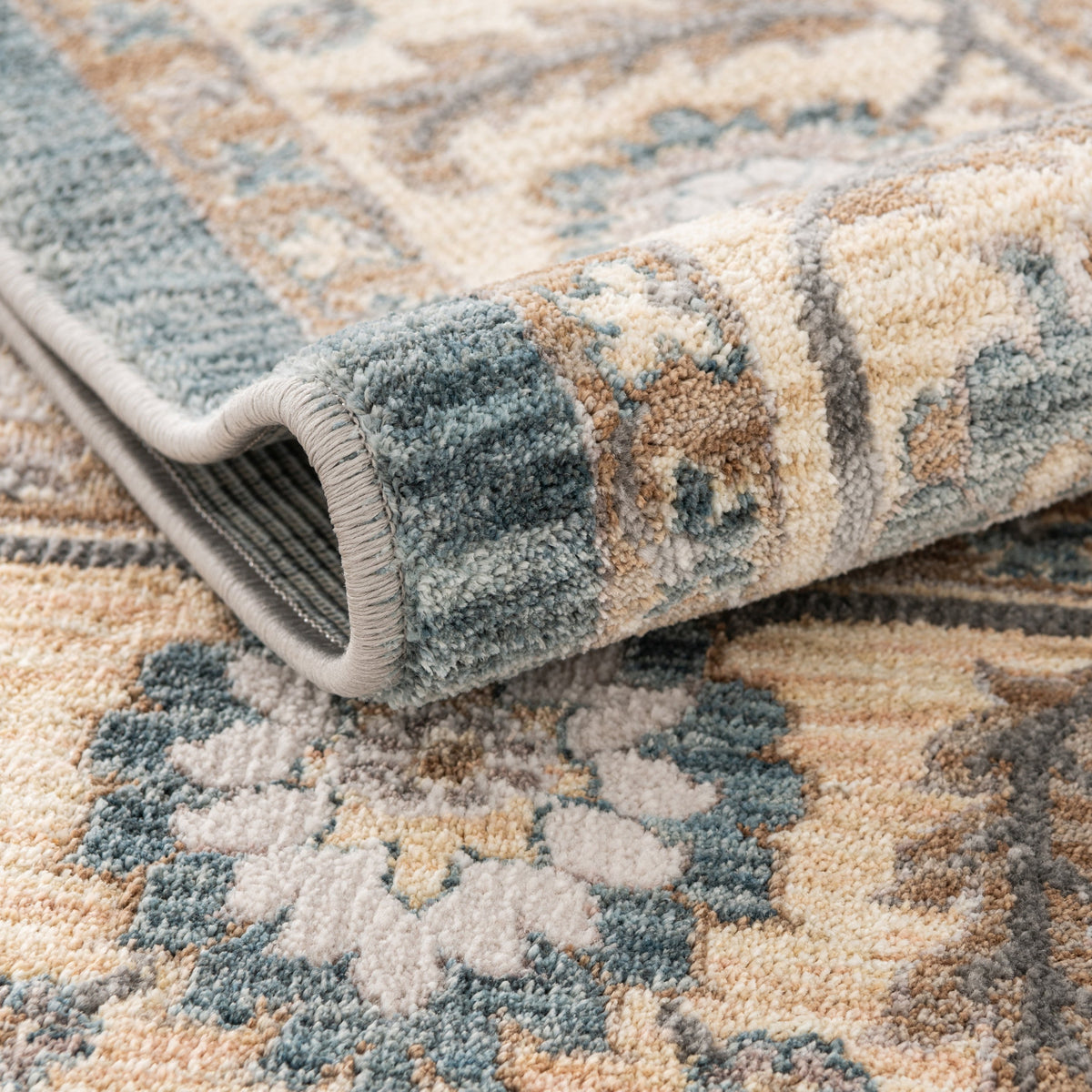 Läufer Teppich Zora Classical in Blau von Hadorn™ - Lifestyle Image