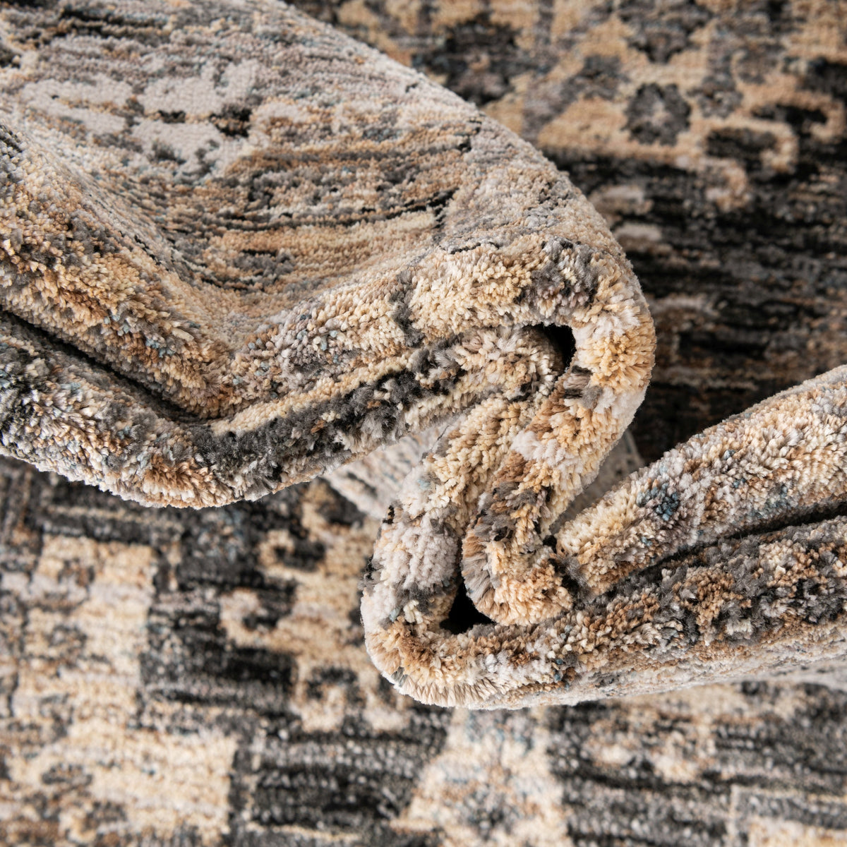 Rechteck Teppich Zora Classical in Grau von Hadorn™ - Lifestyle Image