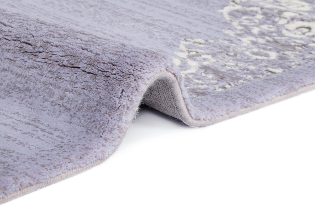 Rechteck Teppich Royal Heritage in Violett von Hadorn™ - Lifestyle Image