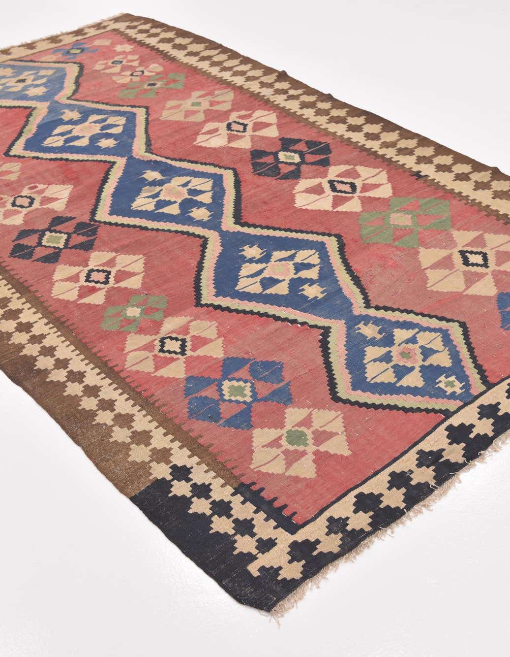 Rechteck Handgeflochten Teppich Kelim Fars in Rostrot von Hadorn™ - Lifestyle Image