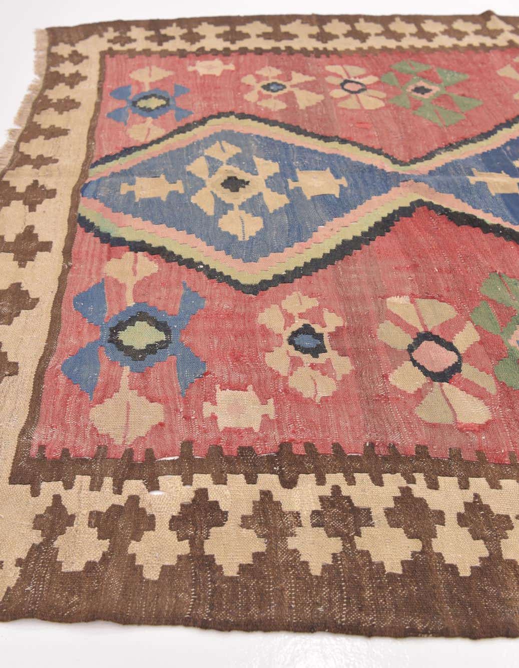 Rechteck Handgeflochten Teppich Kelim Fars in Rostrot von Hadorn™ - Lifestyle Image
