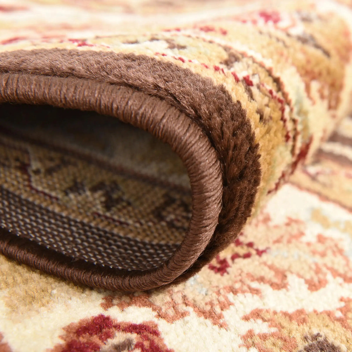 Rechteck Teppich Classic Agra in Braun von Hadorn™ - Lifestyle Image